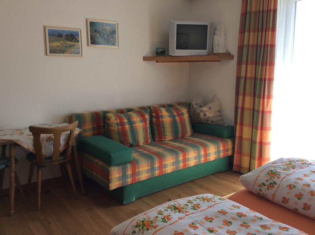 Ferienwohnung Zwoelferblick Bramberg am Wildkogel Habitación foto
